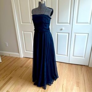 Monique Lhuillier strapless gown